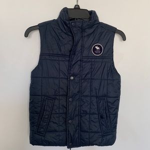 Abercrombie Kids quilted puffer vest  size…